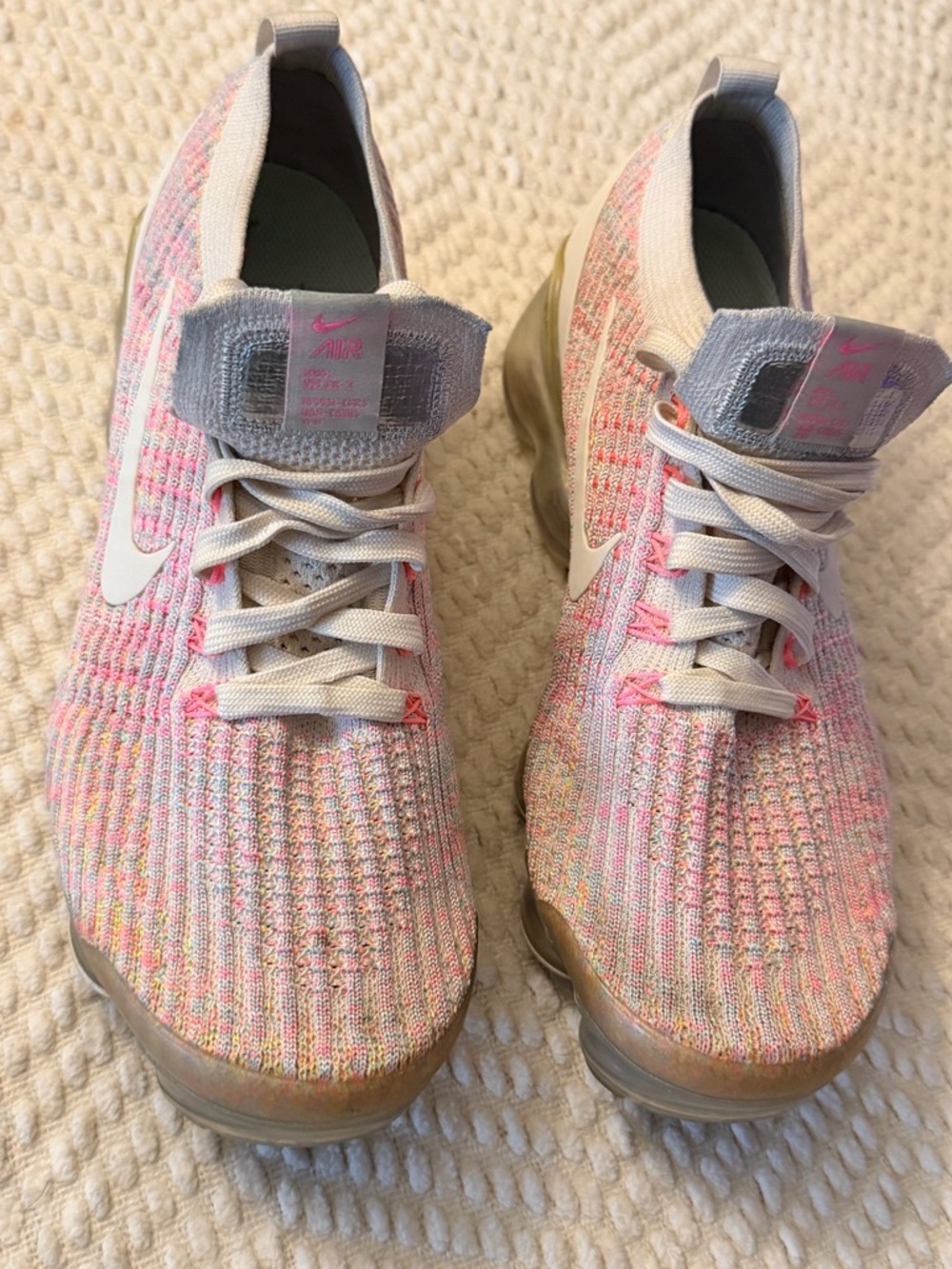 🤍Nike Women's Air VaporMax Flyknit 3 in the Sunset Pulse colorway🤍